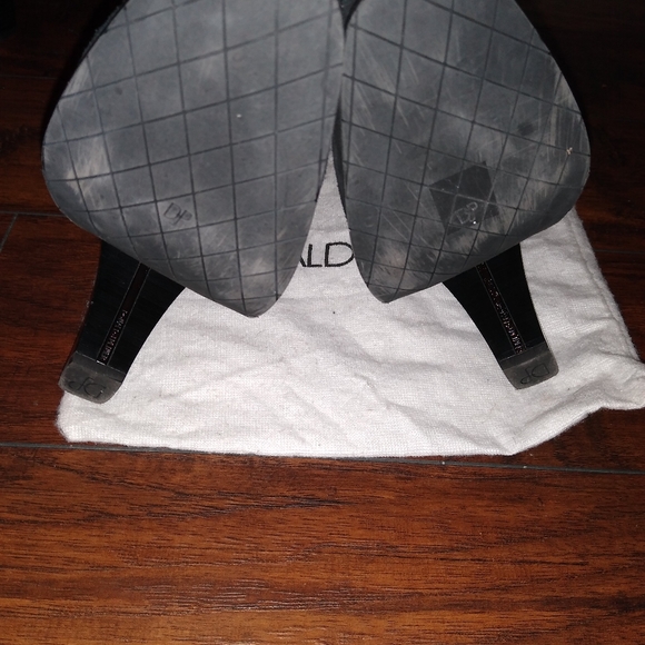 Donald Pliner Oli Black Suede Ankle Boots size 9 - Picture 7 of 7